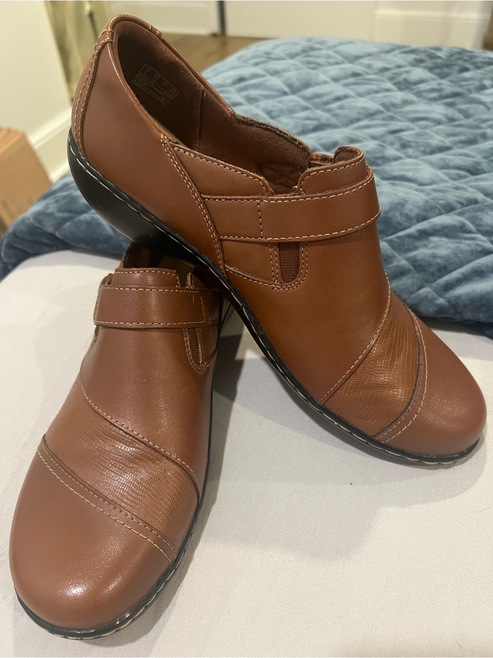 Clarks Women’s Casual Slip-On Leather Shoes in Brown l 9.5